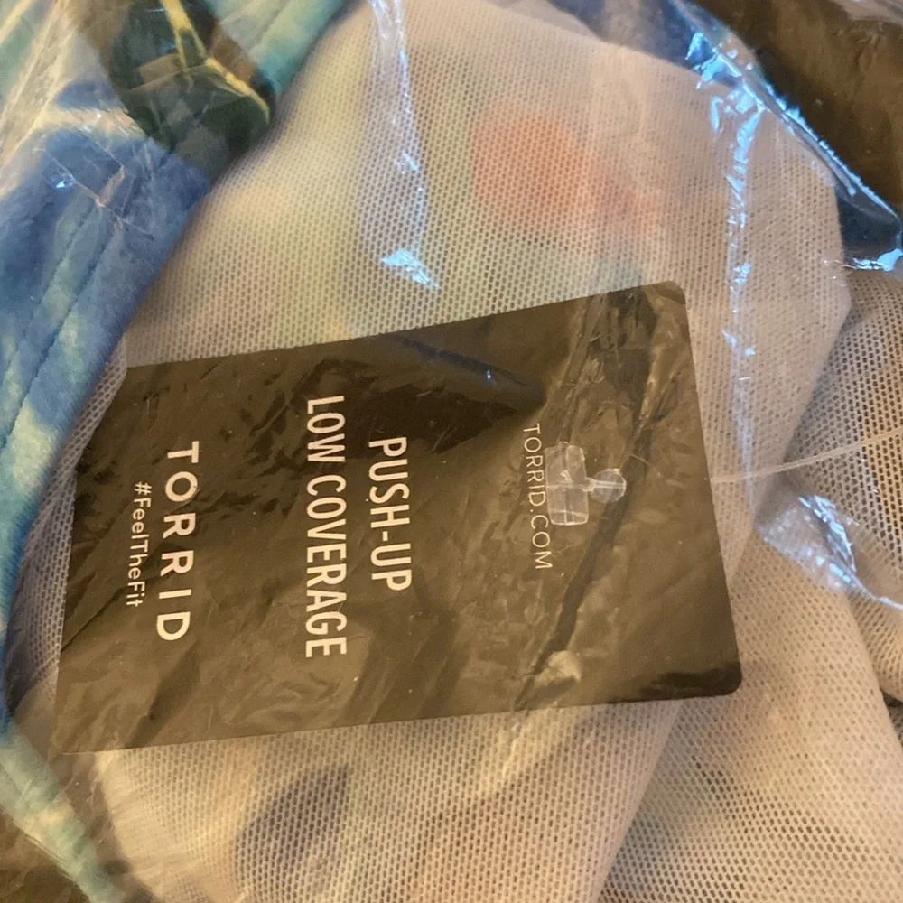 NWT TORRID lattice back tropical blue water floral swimsuit
